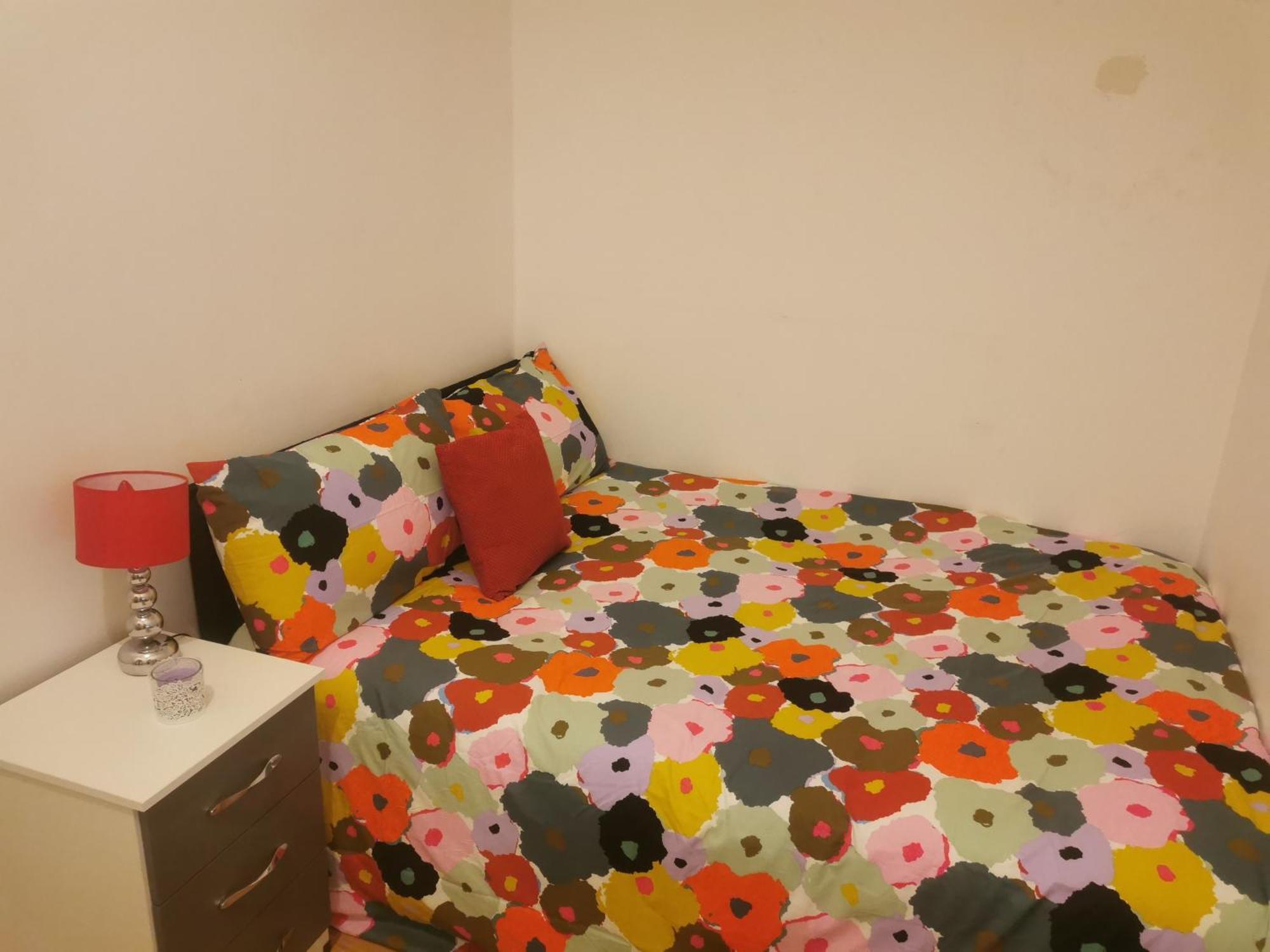 Lovely Spacious Room Near Train Station And University Dallington  Bagian luar foto