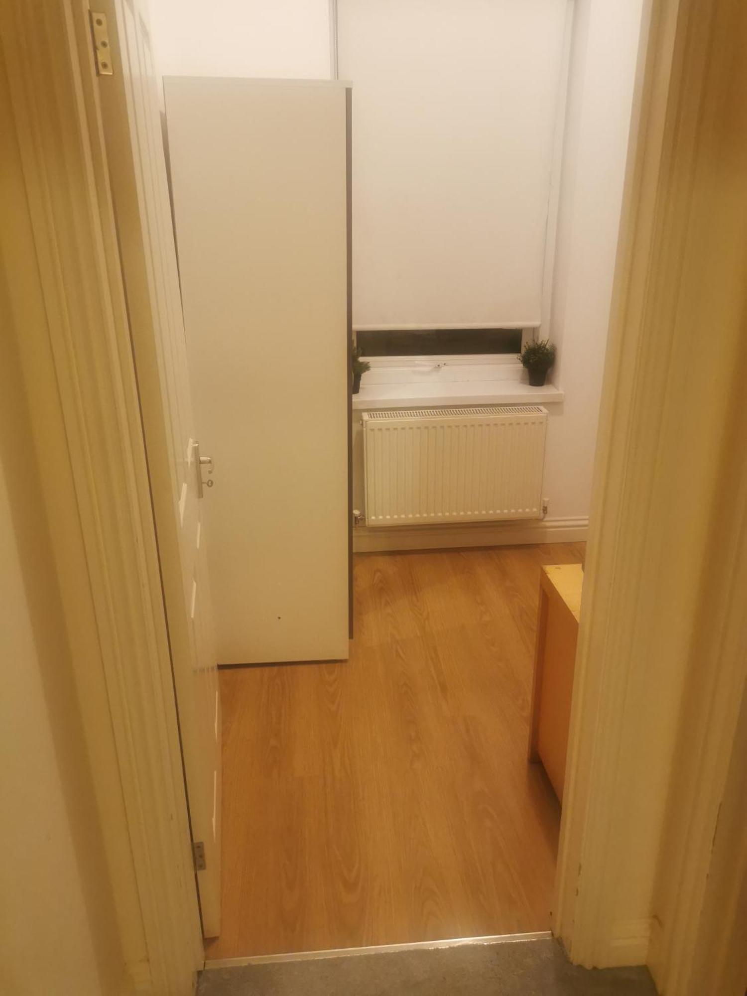Lovely Spacious Room Near Train Station And University Dallington  Bagian luar foto